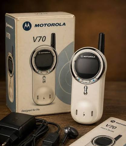Motorola-V70-6.jpeg